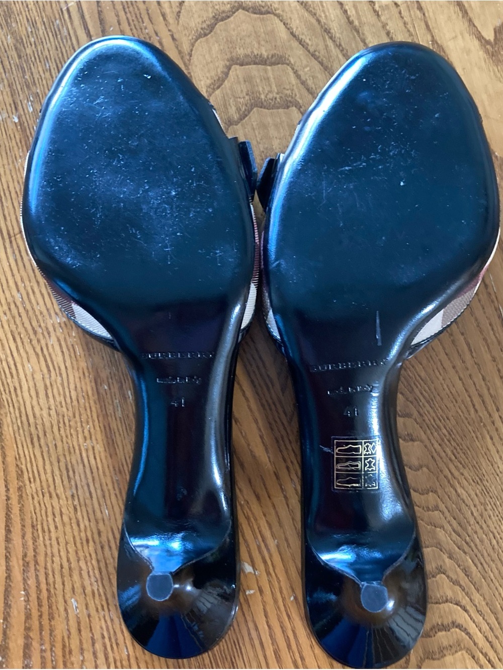 Burberry Black Leather Slide Heels with Signature Check - Picture 7 of 7